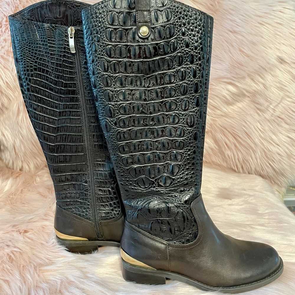 HP🎉EUC ❤️Vince Camuto❤️Boots size 6